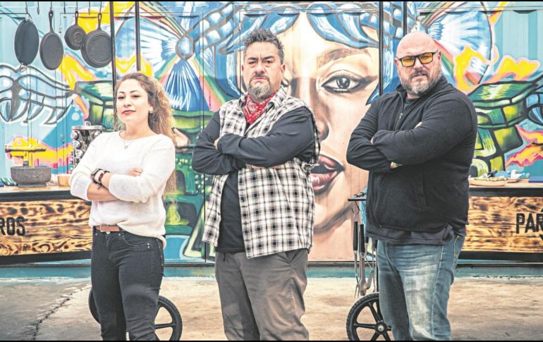 Antonio De Livier, al centro, es chef originario de Mexicali, y ha desarrollado su carrera profesional en plazas gastronómicas como California y Boston. ESPECIAL