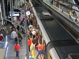 Si bien el proyecto original contemplaba trasladar a más de 230 mil pasajeros al día en la metrópoli, se trató de un estimado a futuro. Actualmente se suben 110 mil, en promedio. EL INFORMADOR/A. Camacho