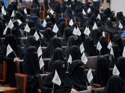 Este sábado circularon imágenes de mujeres cubiertas que asistían a una manifestación de los talibanes en la Universidad de Educación Shaheed Rabbani en Kabul circularon. EPA /