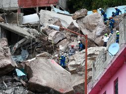 Continúa la labor de búsqueda y rescate de las personas que quedaron sepultadas tras el derrumbe sobre varias casas en el cerro del Chiquihuite. SUN / D. Sánchez