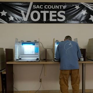 California: ¿Cómo funciona el revocatorio contra el gobernador?