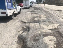 Lamentan que, aunque se anunció una inversión de 48 millones 700 mil pesos, hasta la fecha persisten los baches. ESPECIAL