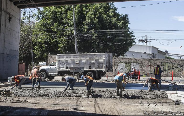 Las acciones se centraron en los carriles laterales norte de Lázaro Cárdenas, y la SIOP sostiene que fueron terminadas por completo. EL INFORMADOR/ARCHIVO