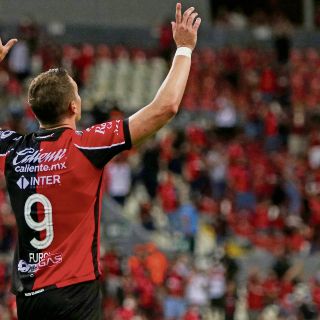 Larga vida al César