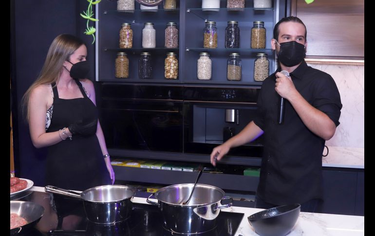 Demostración de cocinas y preparación de hamburguesas. GENTE BIEN JALISCO/ CLAUDIO JIMENO