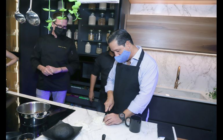 Demostración de cocinas y preparación de hamburguesas. GENTE BIEN JALISCO/ CLAUDIO JIMENO