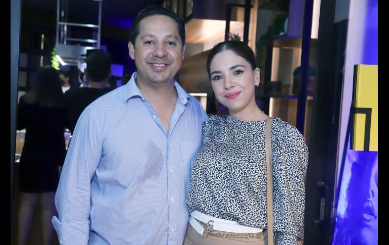 Héctor Briseño y Talía Álvarez. GENTE BIEN JALISCO/ CLAUDIO JIMENO