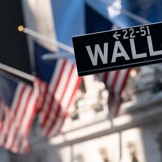 Wall Street cierra en rojo y el Dow Jones desciende un 0.84 %