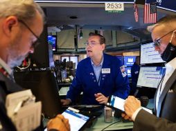 El parqué neoyorquino reaccionó a unos datos mejores de lo esperado sobre las ventas del sector minorista en agosto. EFE/J. Lane