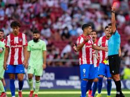 MAL Y DE MALAS. El vigente campeón de la Liga española terminó además este sábado con un jugador menos, por la expulsión del portugués Joao Félix en el 78. AP/M. FERNANDEZ