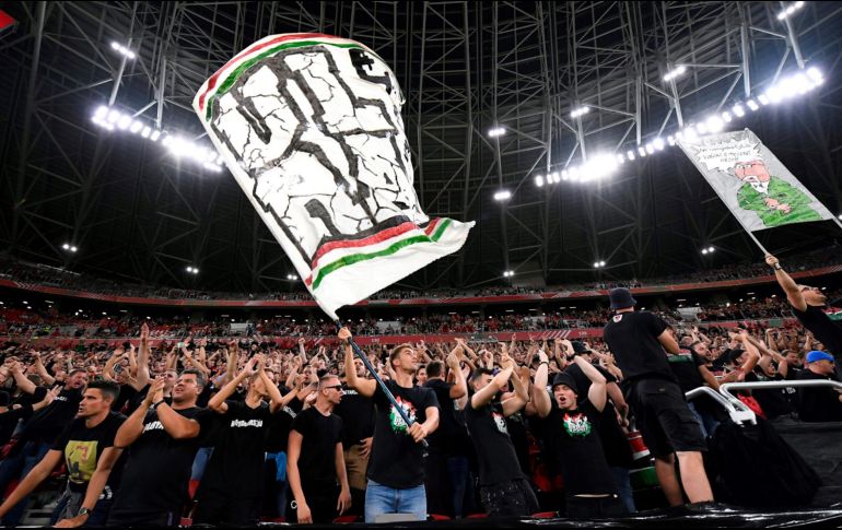 La FIFA aplicó a Hungría una multa de 200 mil francos suizos (unos 217 mil dólares), uno de los castigos económicos más duros jamás dispuestos por el organismo rector del futbol. EFE / Z. Szigetvary