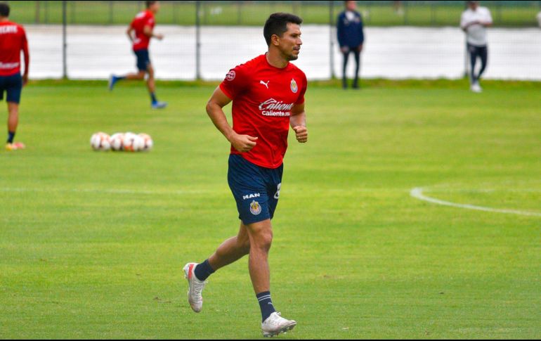 ACLARA. Jesús Molina utilizó su cuenta oficial de twitter para asegurar que no le dio la mano al estratega debido a que lo había saludado fuera de la cancha. IMAGO7