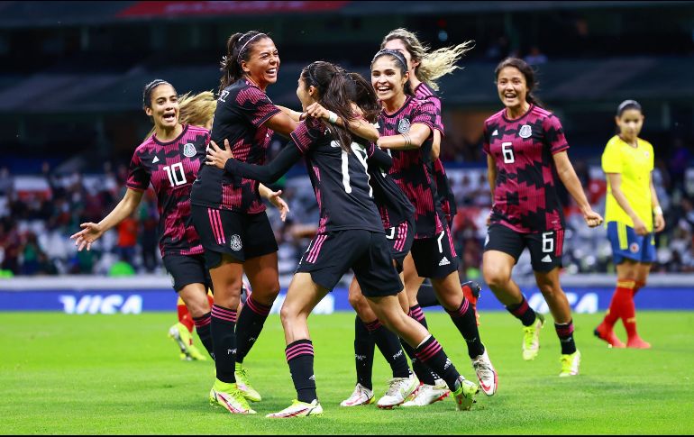 SE ARMÓ LA FIESTA. Triunfo mexicano para cerrar una histórica fiesta ante nueve mil 682 espectadores que se dieron cita en el Estadio Azteca. IMAGO7