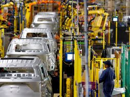 Entre los consumidores de acero destaca la industria automotriz, que con el T-MEC debe cumplir con una cuota de 70% de contenido regional. AFP/Archivo