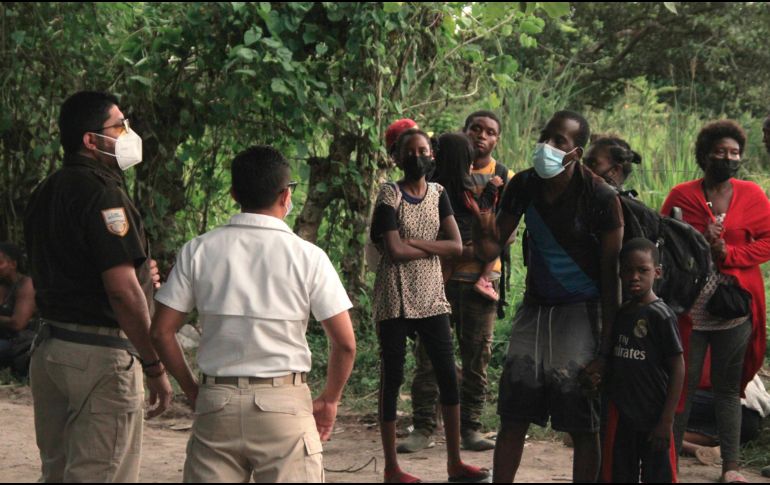 La frontera de México con Guatemala lidia desde hace meses con un flujo migratorio histórico, con 147 mil indocumentados detectados de enero a agosto. EFE / J. Blanco