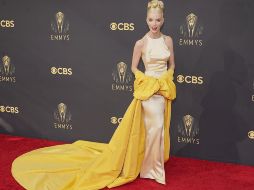 La actriz de origen argentino Anya Taylor-Joy deslumbró en la alfombra roja de los Emmy 2021 en un impresionante vestido amarillo firmado por Dior. AP