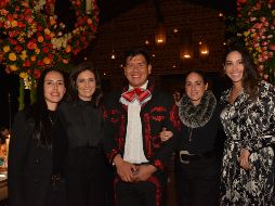 Maricarmen Herrera, Vanessa González, Emanuel Aguilar, Chris Palomino e Ilse Contreras GENTE BIEN JALISCO/MARIFER RACHED