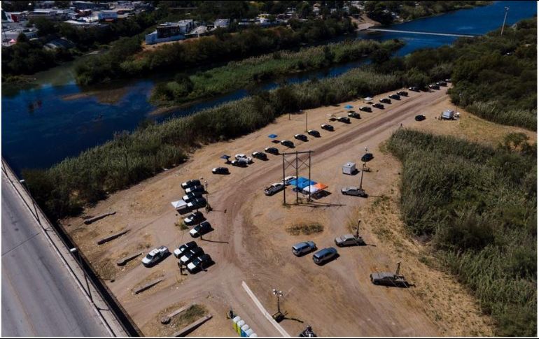 El puente fronterizo se encuentra despejado. AP/ J Cortez