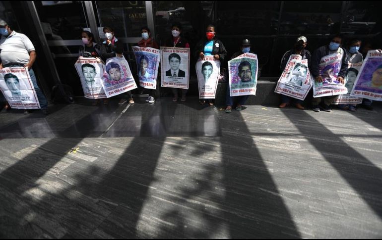 Familiares reconocieron los hallazgos encontrados en la Barranca de la Carnicería de Cocula, las identificaciones de los restos de estudiantes y algunas detenciones. EFE/S. Gutiérrez