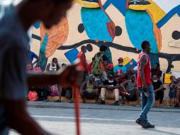 Un grupo de migrantes haitianos se concentran en albergues en Monterrey al perder las esperanzas de cruzar la frontera. EFE/M. Sierra