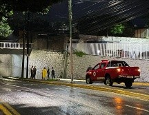 Bomberos cerraron el paso deprimido de 8 de Julio y Washington. ESPECIAL