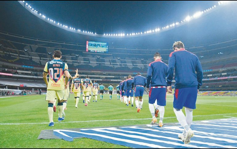El América no podrá contar con Sebastián Cáceres, mientras que Chivas tendrá la baja de Ángel Zaldívar en el Clásico de Clásicos. IMAGO7