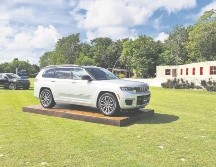 Esta versión es 30 centímetros más larga que la versión “normal” que llegará entrado 2022. elegante. La marca estadounidense lleva a un nuevo nivel su expresión de lujo en una camioneta capaz en cualquier superficie. EL INFORMADOR/M. Castillo