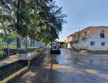 El presidente municipal interino de Guadalajara, Eduardo Fabián Martínez Lomelí, informa que trabajaron durante la madrugada en el monitoreo y atención a los daños por la lluvia. ESPECIAL / Ayuntamiento de Guadalajara