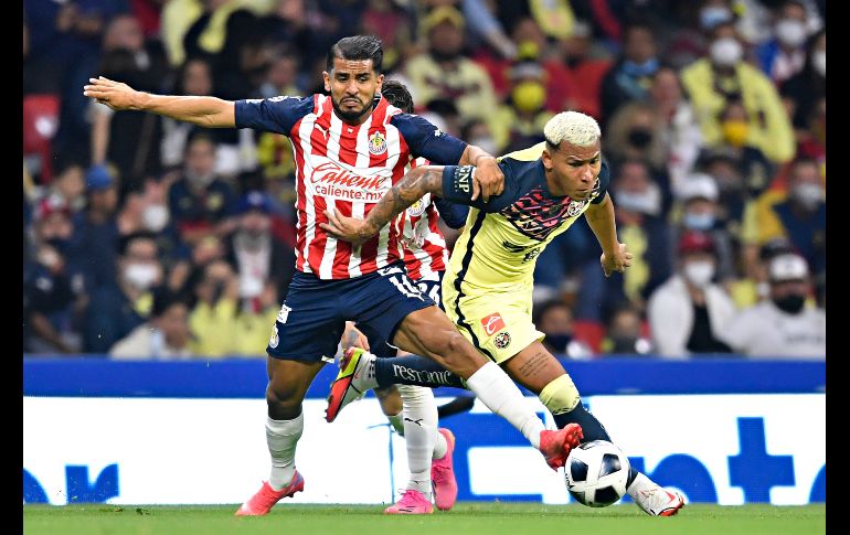 INTENSO. La intensidad protagonizó un encuentro al que solo le faltaron los goles. IMAGO7