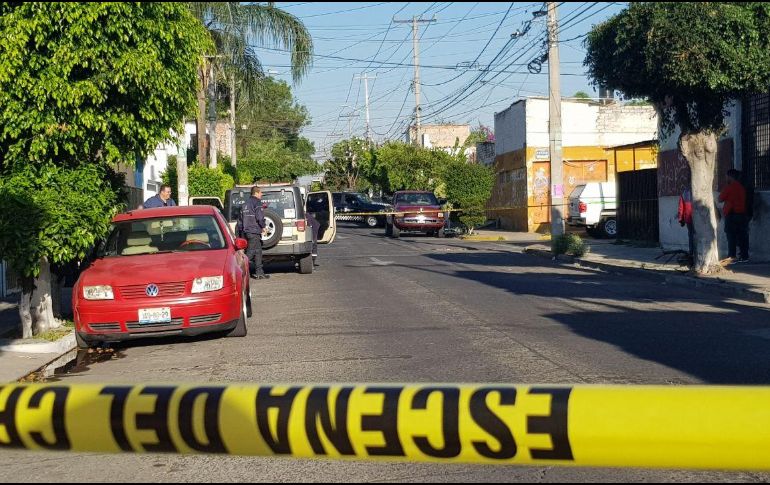 Personal de la Cruz Verde acudió al cruce de Paseos de las Aves y Prolongación Río Blanco, donde en un inicio se les reportó un accidente de moto. EL INFORMADOR / ARCHIVO