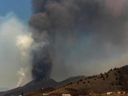 En las últimas horas hubo una mayor llegada de cenizas a municipios alejados del centro eruptivo, debido a los vientos que soplan desde el suroeste. AFP / D. Martin