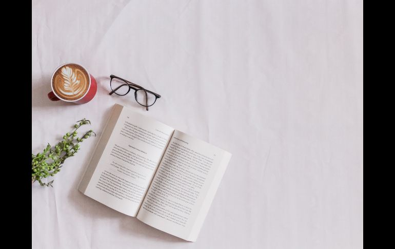 La lectura puede mejor notablemente tu manera de comunicarte / Especial: Photo by Sincerely Media on Unsplash