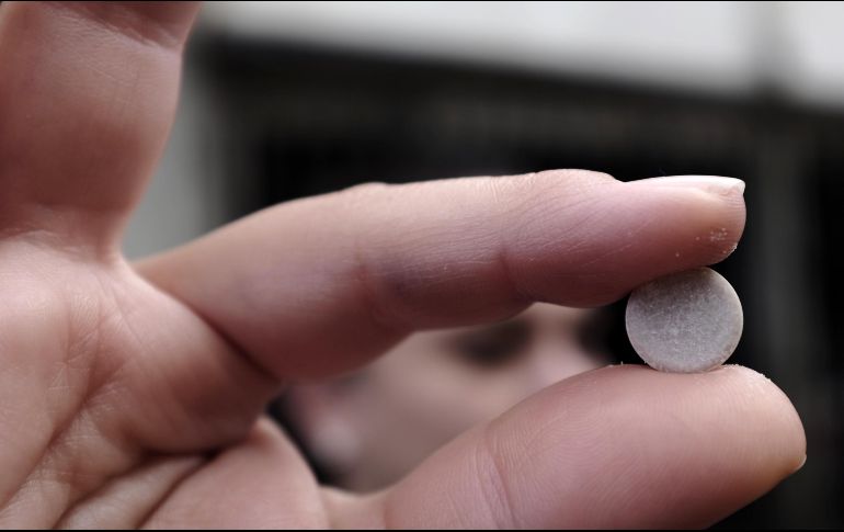 Pfizer empezó a desarrollar este medicamento, bautizado PF-07321332, en marzo de 2020 y lo está evaluando en combinación con ritonavir, que ya se usa contra el virus del sida. EFE / ARCHIVO