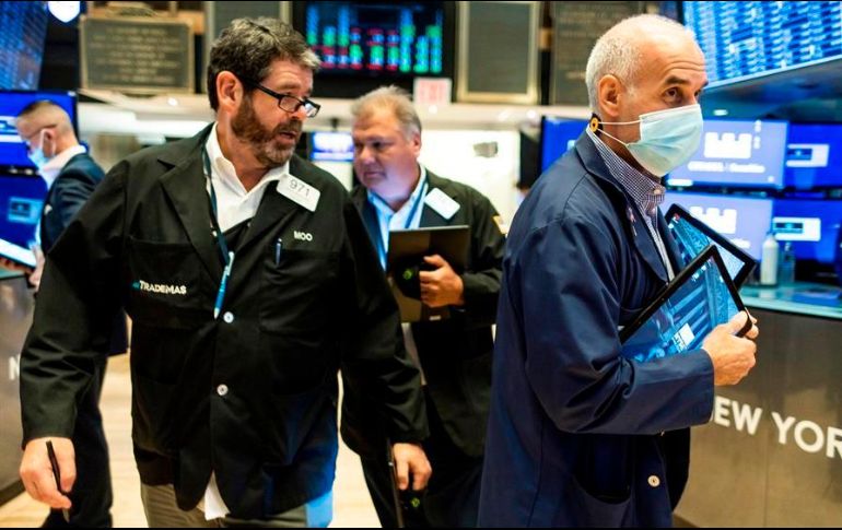 Por sectores, hoy destacó el fuerte retroceso de las empresas tecnológicas y de comunicaciones. EFE/J. Lane