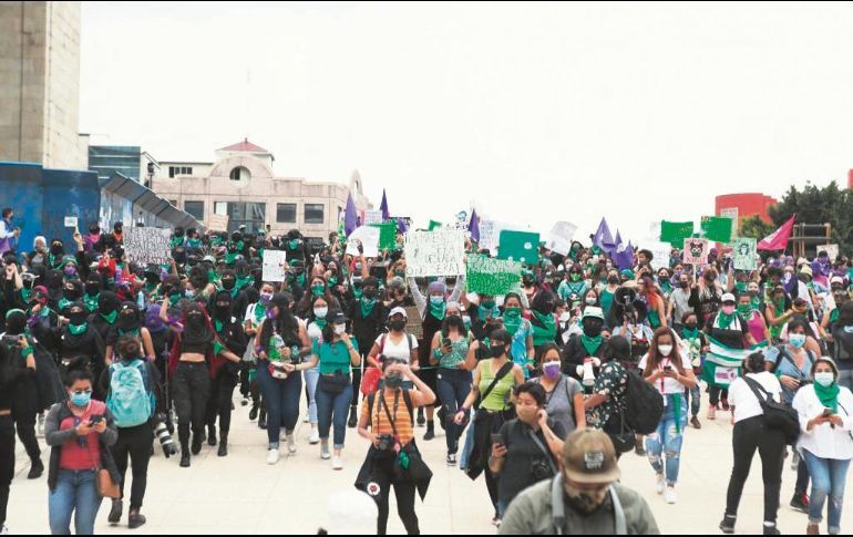 El número de manifestantes fue calculado en mil 800. SUN
