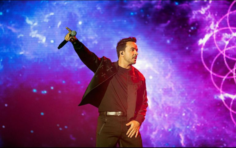 El cantante puertorriqueño espera que su relación con Disney no se quede en este espectáculo y adelantó que le encantaría no solo interpretar una canción en una de sus películas, sino además encarnar alguno de sus personajes. EFE / ARCHIVO