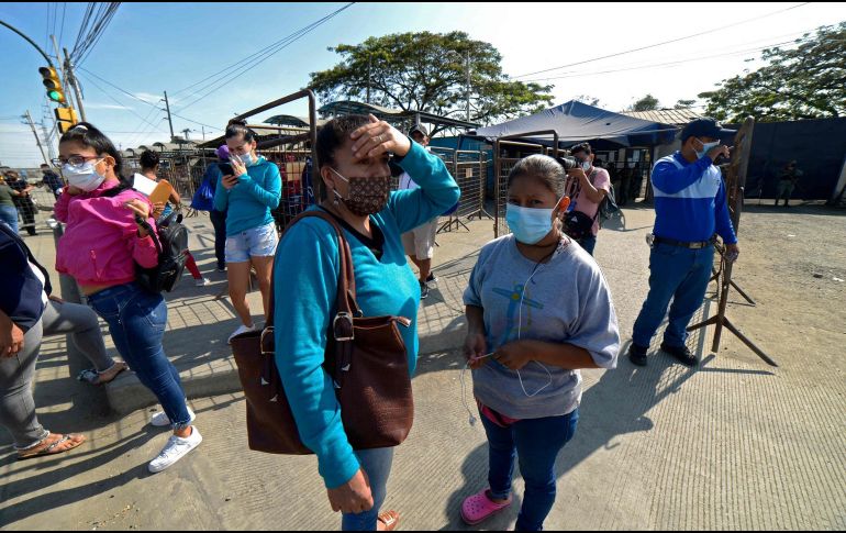 Angustia. La noticia causó desesperación entre los habitantes de la región. AFP/F. Méndez