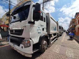 Alrededor de 46 camiones recolectores de basura, vehículos particulares y camiones tipo foráneos hicieron una caravana, y cerraron el paso de calles principales de Tonalá. EL INFORMADOR / D. Reos