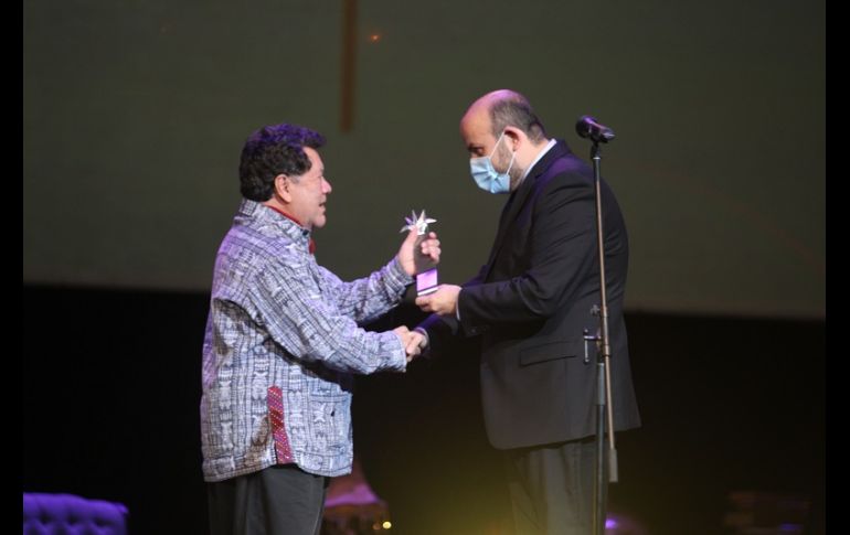 A la ceremonia asistieron autoridades como Ricardo Villanueva, rector de la UdeG; Pablo Lemus, presidente municipal de Guadalajara, y Juan José Frangie, presidente municipal de Zapopan. EL INFORMADOR/A. Camacho
