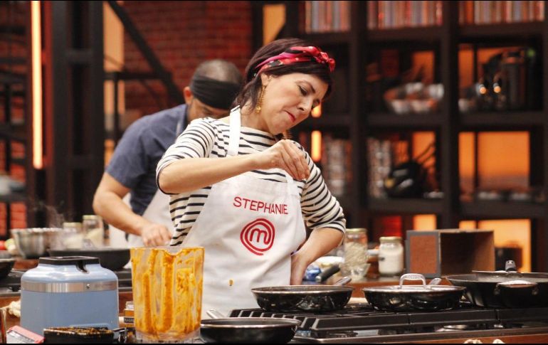 Las celebridades se pusieron manos a la obra para preparar sus mejores platillos en la cocina de MasterChef Celebrity. TWITTER / @MasterChefMx