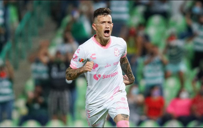 EL DEL TRIUNFO. Brian Lozano, desde el manchón penal. con disparo potente raso, engañó al arquero del Mazatlán. IMAGO7