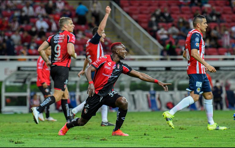 REVOLUCIONADO. Julián Quiñones provocó el penal con el que Atlas se impuso en un duelo muy enérgico. IMAGO7