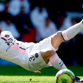 Primer tropezón de Messi