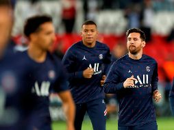 Es la primera vez que Kylian Mbappé (C) se pronuncia al respecto después de su fallido traspaso al Real Madrid, que ofreció sin éxito 180 MDE para ficharlo en su último año de contrato. EFE / ARCHIVO