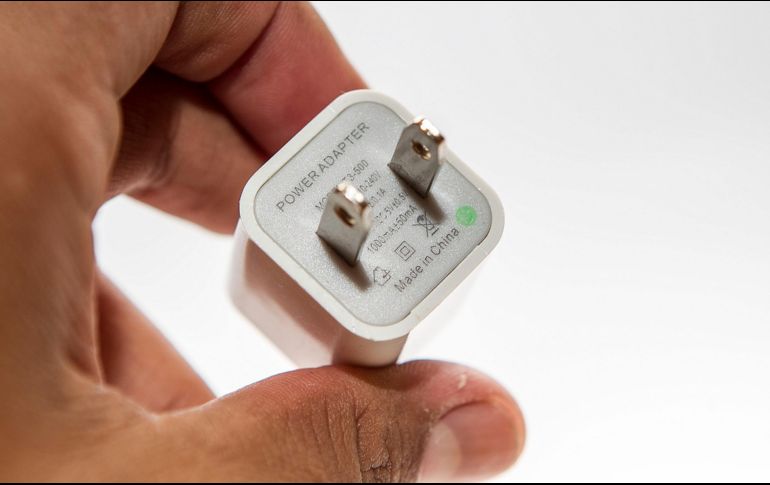 La Profeco alerta que es necesario identificar cuáles cargadores cumplen con las normas porque 