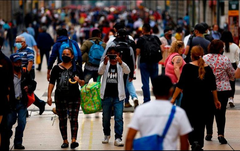 México presenta una baja sostenida en los contagios de COVID, tendencia que se refleja en el semáforo epidemiológico. EFE/C. Ramírez