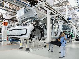 Las armadoras invierten este año para fabricar las autopartes de los años 2023, 2024 y 2025. NOTIMEX/Archivo