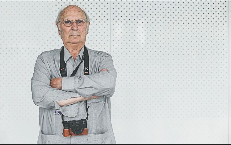 Carlos Saura. El cineasta español posa desde la Cineteca FICG, donde presentó la cinta “El rey de todo el mundo”. El Informador/ G. Gallo 