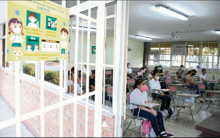Veracruz. Como parte del protocolo contra el COVID-19, en las escuelas hay letreros que recuerdan las medidas sanitarias. SUN