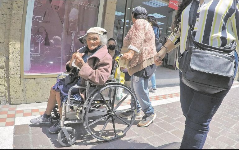 Población en riesgo. Los adultos mayores quedaron en la indefensión por la crisis económica generada por el coronavirus. EL INFORMADOR/A. Camacho